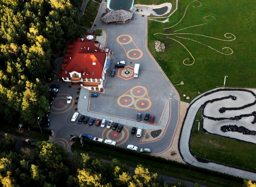 ראדומסק Malutkie Resort מראה חיצוני תמונה