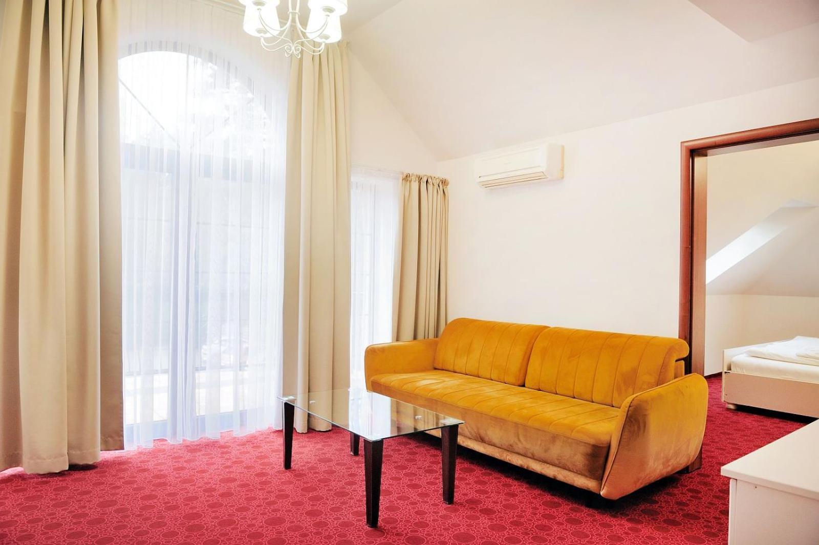 ראדומסק Malutkie Resort מראה חיצוני תמונה